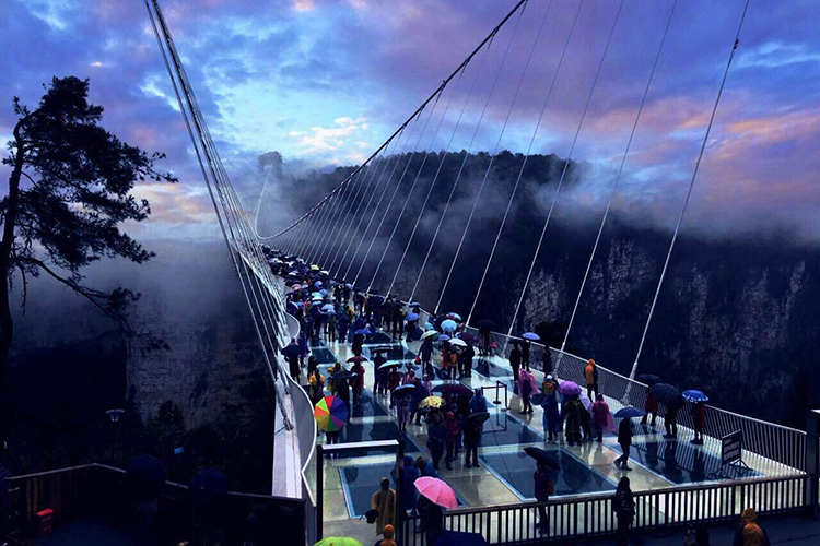 長(zhǎng)沙出發(fā)到張家界玻璃橋、天門山、玻璃棧道、鳳凰古城3日游