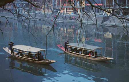 張家界森林公園、袁家界、天子山、大峽谷、玻璃橋、天門山、玻璃棧道、鳳凰古城三晚四日游